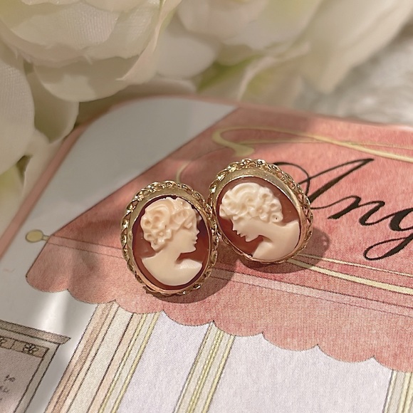 Vintage 14K Cameo Earrings - Picture 5 of 11